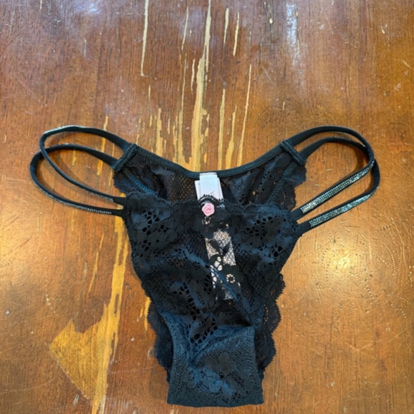 Victoria's Secret Lingerie - Picture 10 of 12